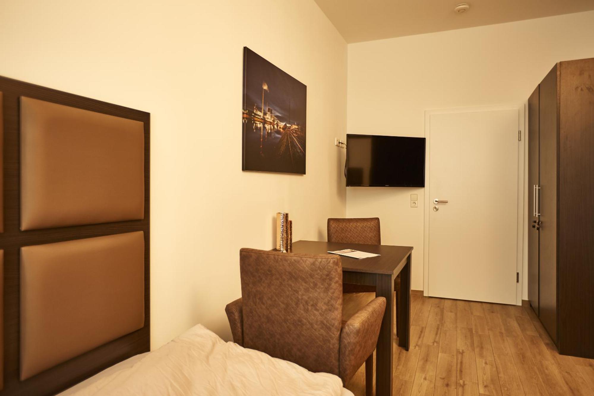 Harbour Apartments Karlsruhe Oda fotoğraf